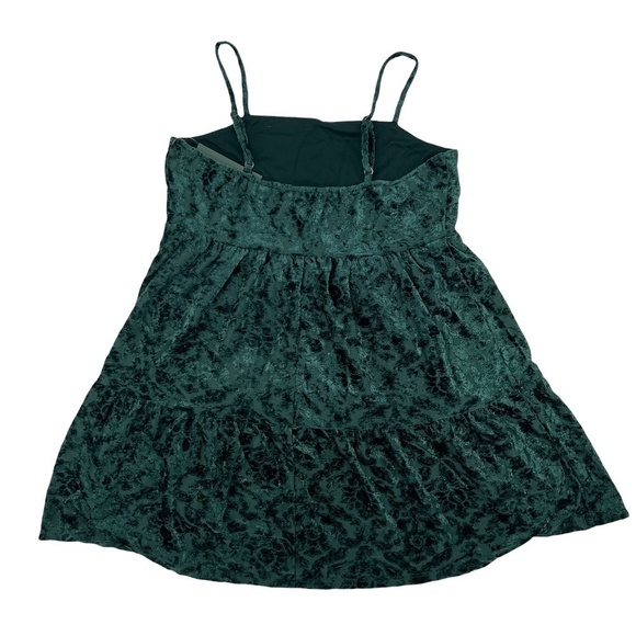 NWT Wild Fable Green Crushed Velvet Spaghetti Strap Dress Size Medium Women’s - Picture 3 of 8